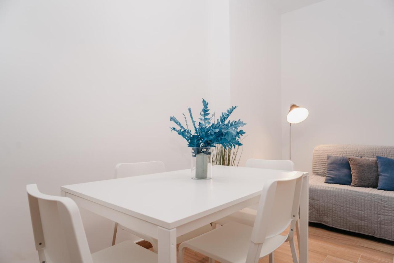 Brombeis Fantastica By Casa Napoletana - Town Center Apartment Naples Luaran gambar