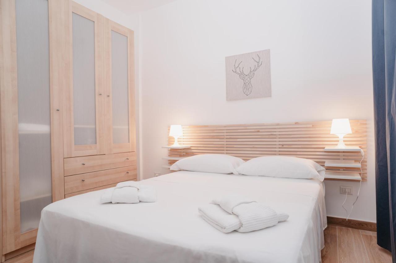 Brombeis Fantastica By Casa Napoletana - Town Center Apartment Naples Luaran gambar