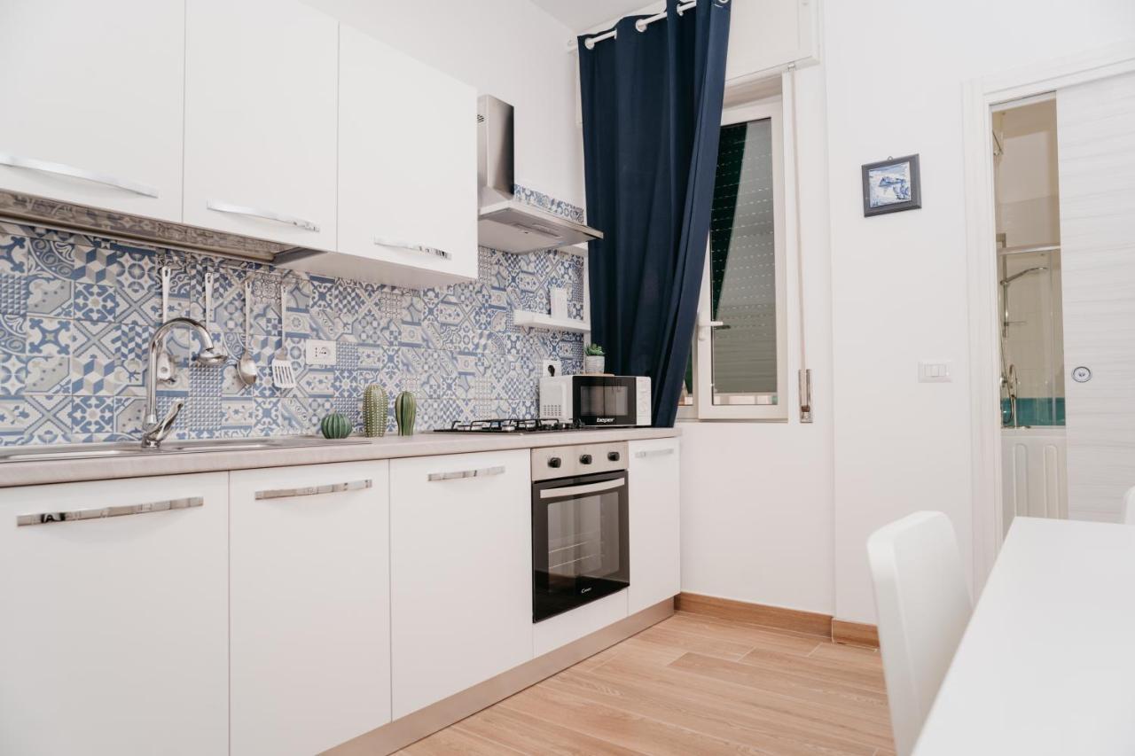 Brombeis Fantastica By Casa Napoletana - Town Center Apartment Naples Luaran gambar